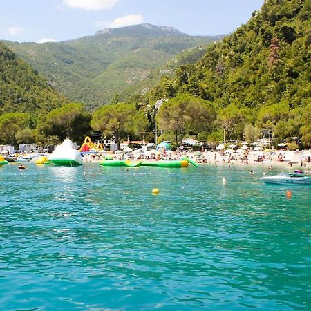 Apartments And Rooms By The Sea Medveja, Opatija - 2305 ロヴラン エクステリア 写真