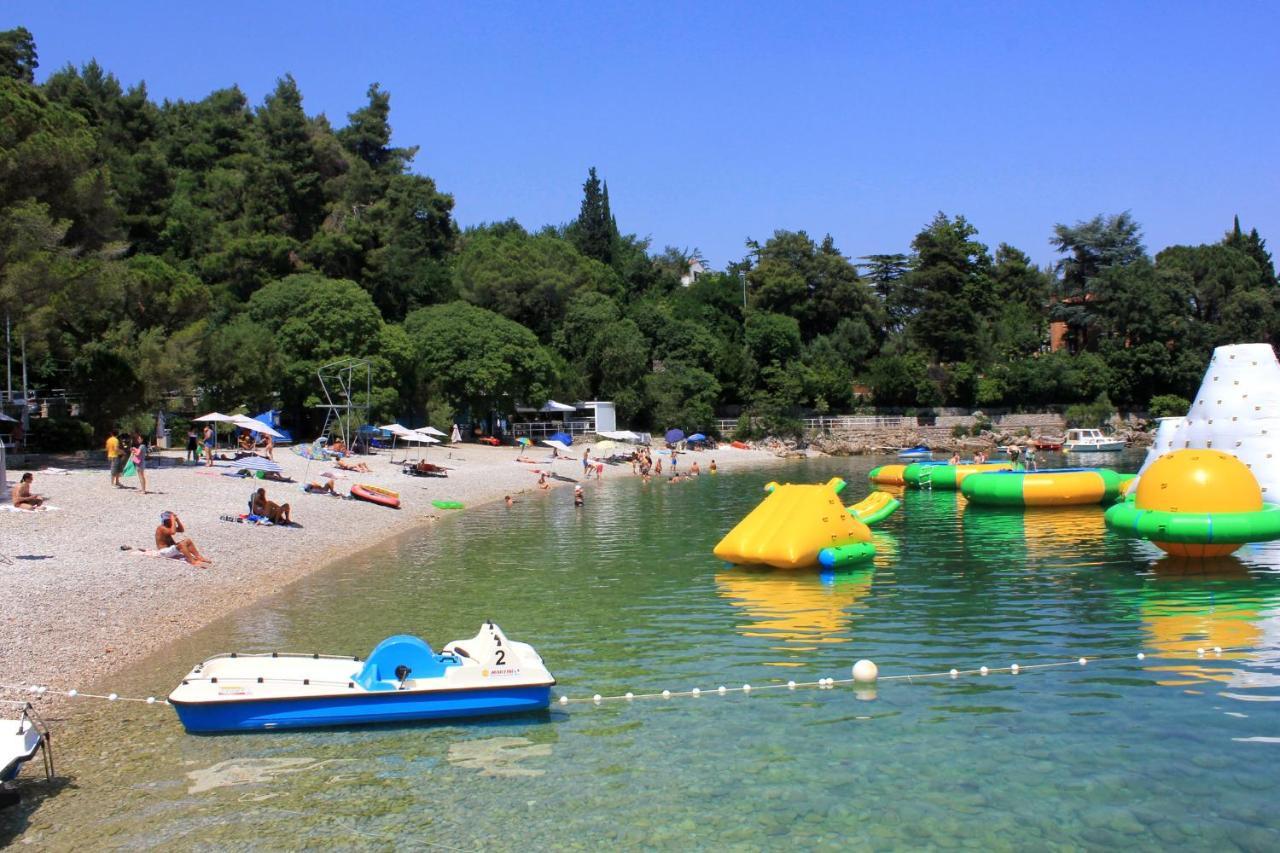 Apartments And Rooms By The Sea Medveja, Opatija - 2305 ロヴラン エクステリア 写真