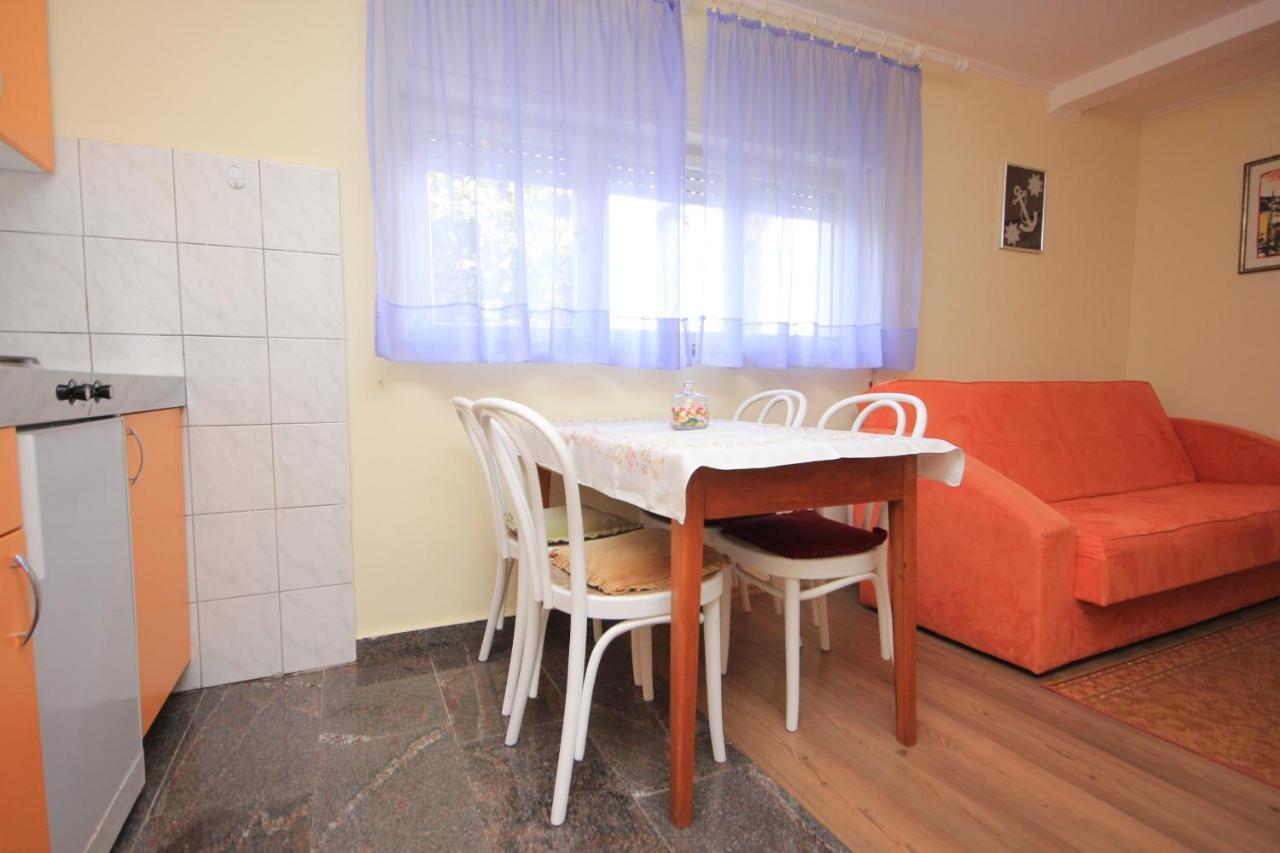 Apartments And Rooms By The Sea Medveja, Opatija - 2305 ロヴラン エクステリア 写真